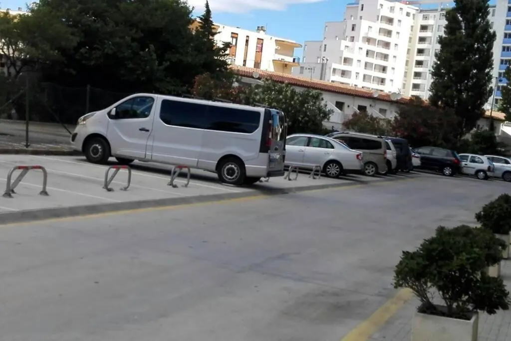Bonito Piso Frente A La Playa Con Parking Privado. Apartment Empuriabrava Spain